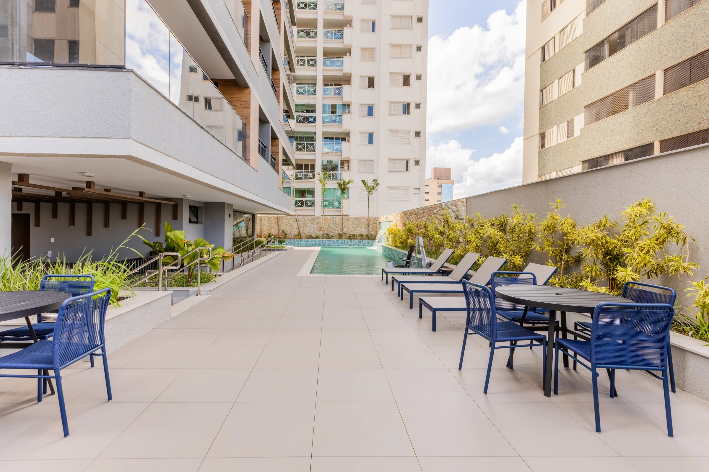 Reserva dos Ipês — Piscina e terraço de convivência