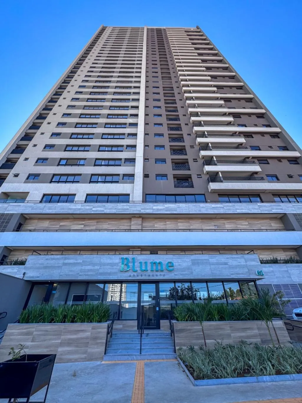 Blume Apartments